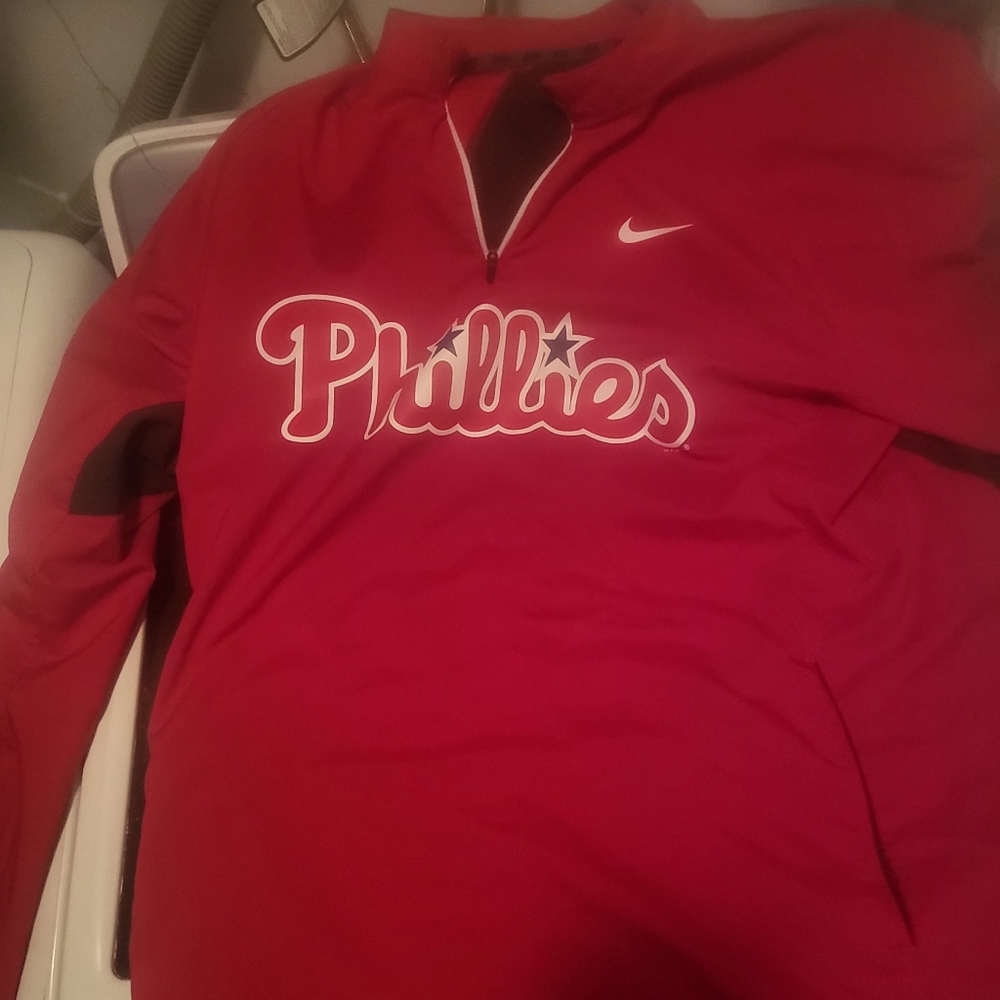 Phillies Nike XL long sleeve light coat
